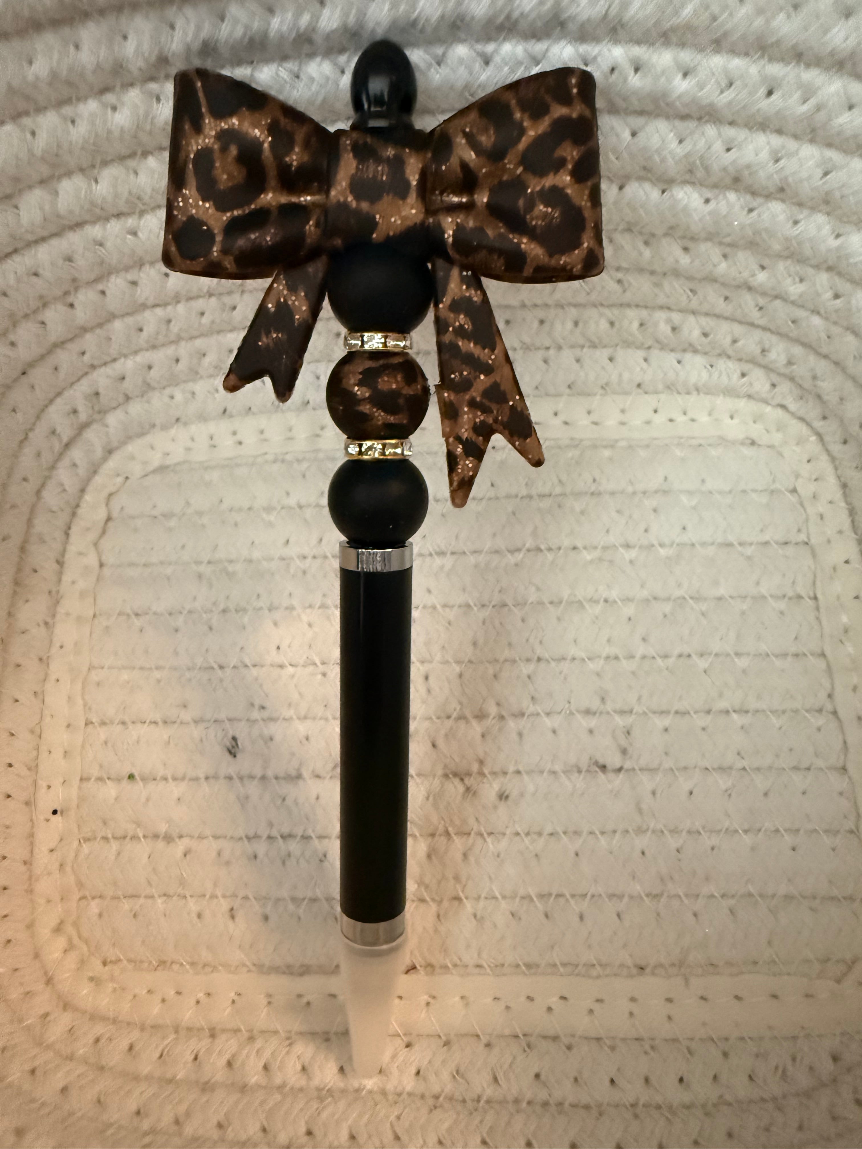 Animal print large bow ink pen