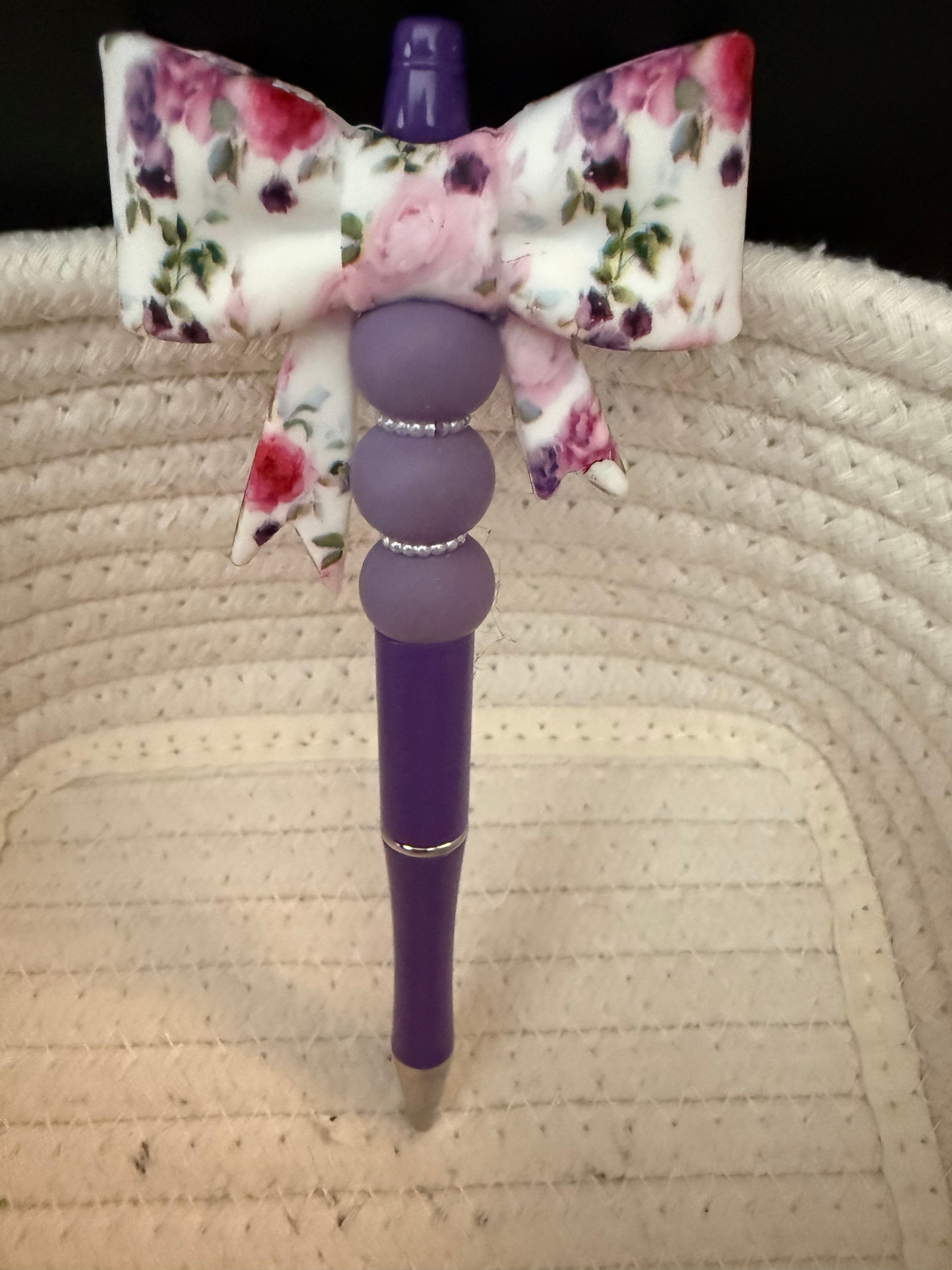 Large flower bow pen